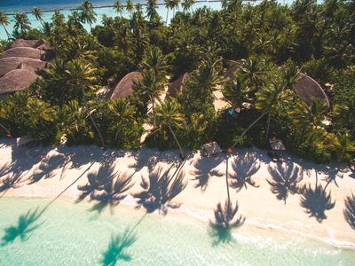 halaveli-maldives-2016-aerial-12_hd.jpg
