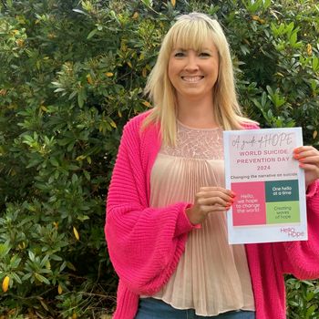 Ellie MacDonald founder of HelloHope with WSPD guide of hope.jpg
