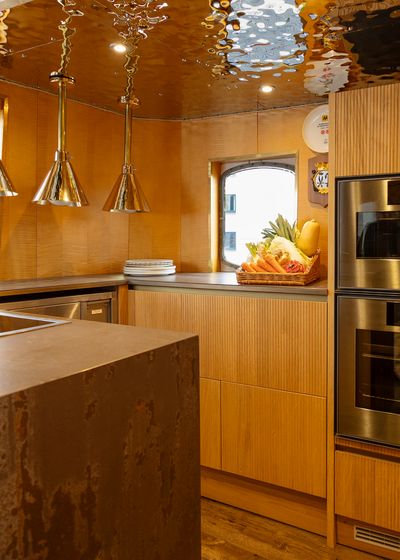 Kitchen angle, porthole.jpg