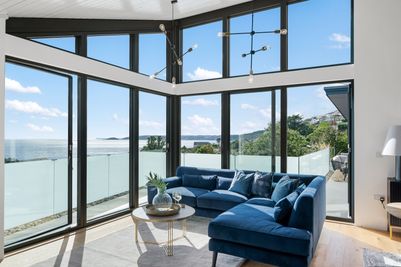 Perfect-Stays-Eden-living-area.jpg