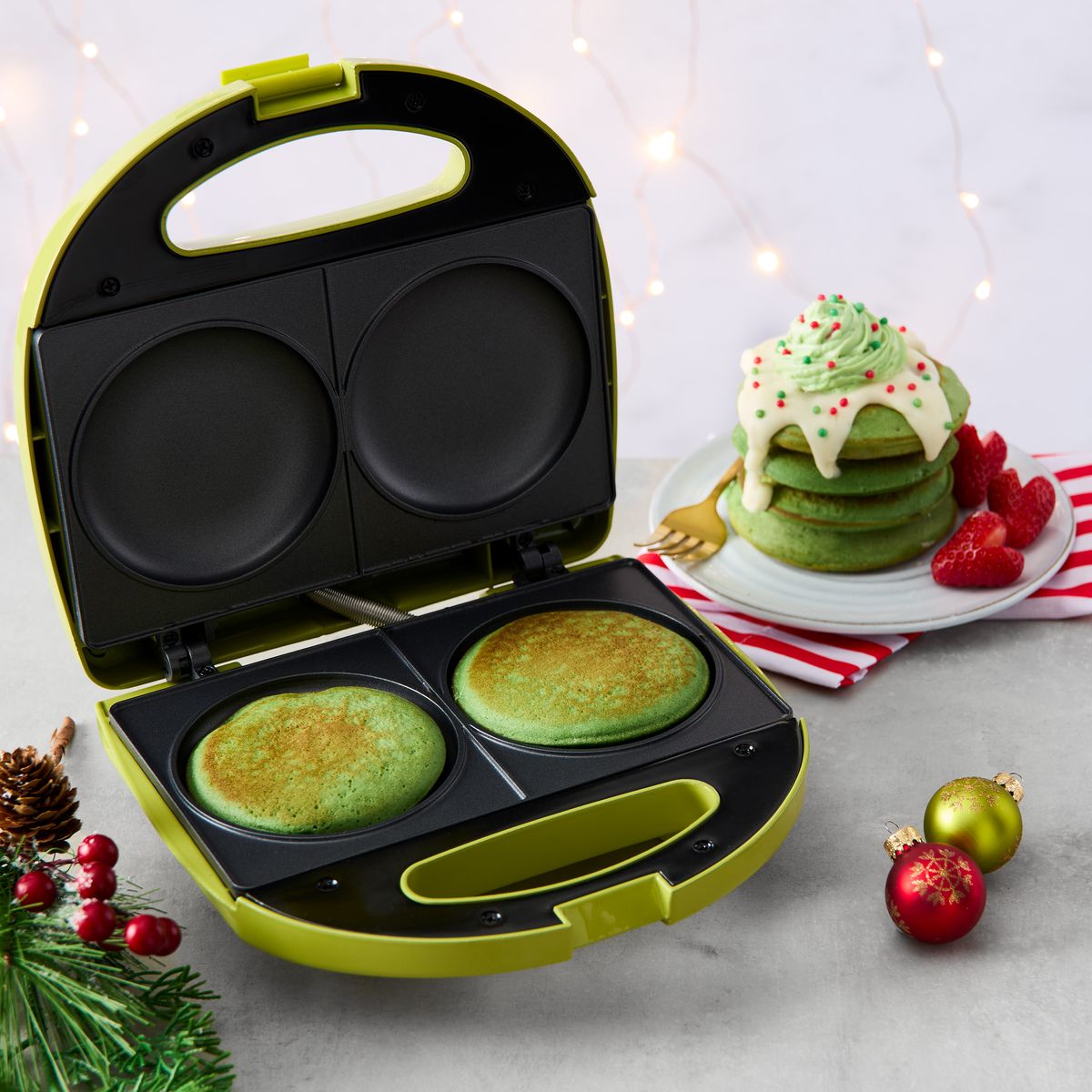 THE GRINCH PANCAKE MAKER - GREEN