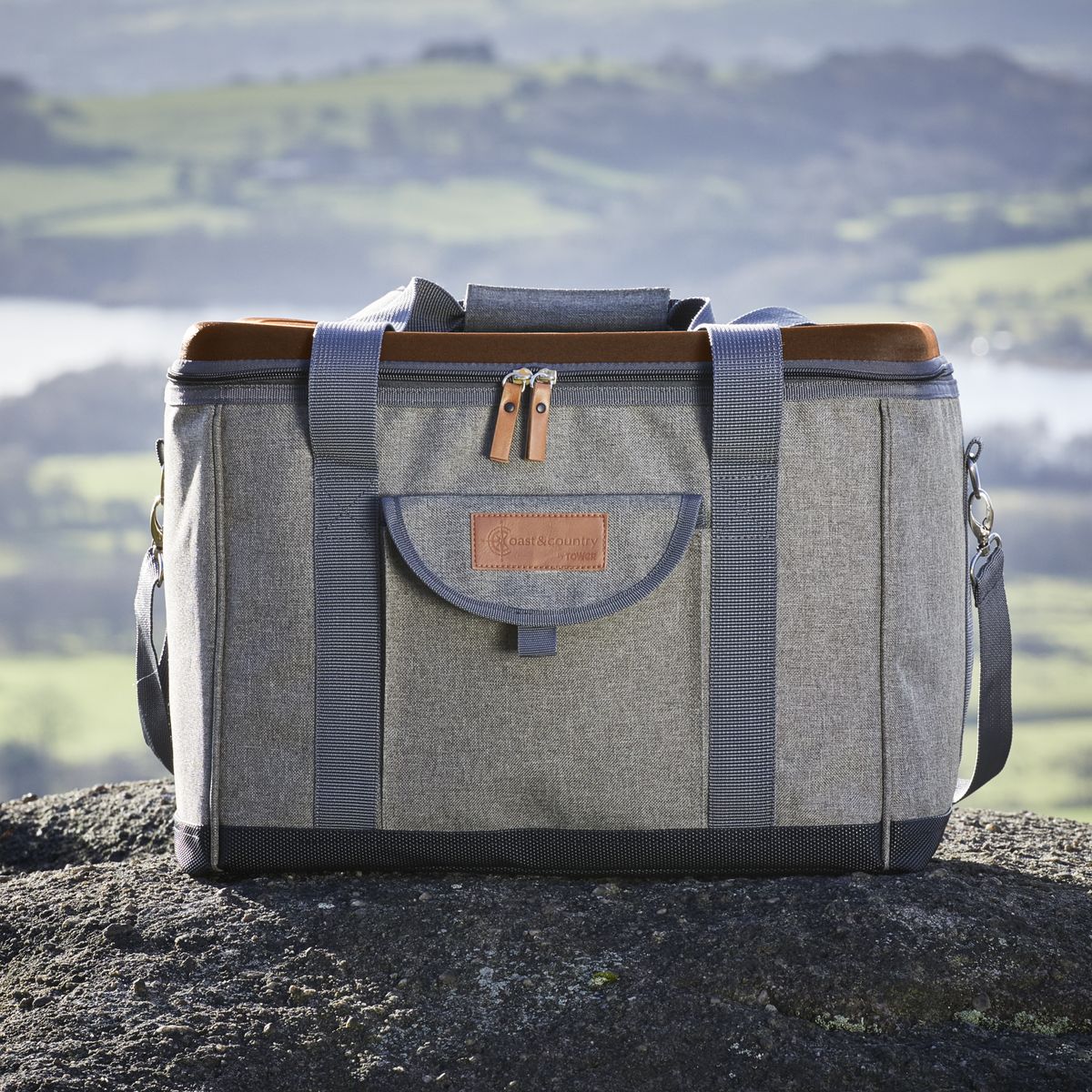 CC879025 Coast & Country by Tower Foldable Picnic Cooler LS2.jpg