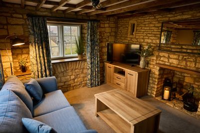 Robin Living room.jpg