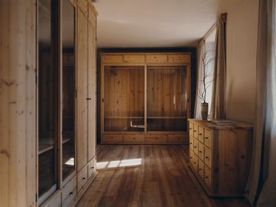 FORESTIS-Villa-Walk-in-Wardrobe.jpg