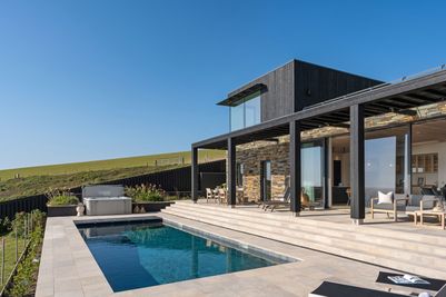 Red-Cove-Perfect-Stays-5.jpg