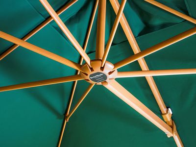 Eclipse Cantilever Parasol