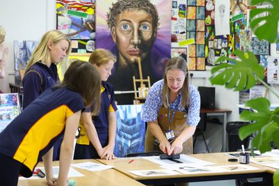 Warminster pupils - Tanya Hinton local artist workshop