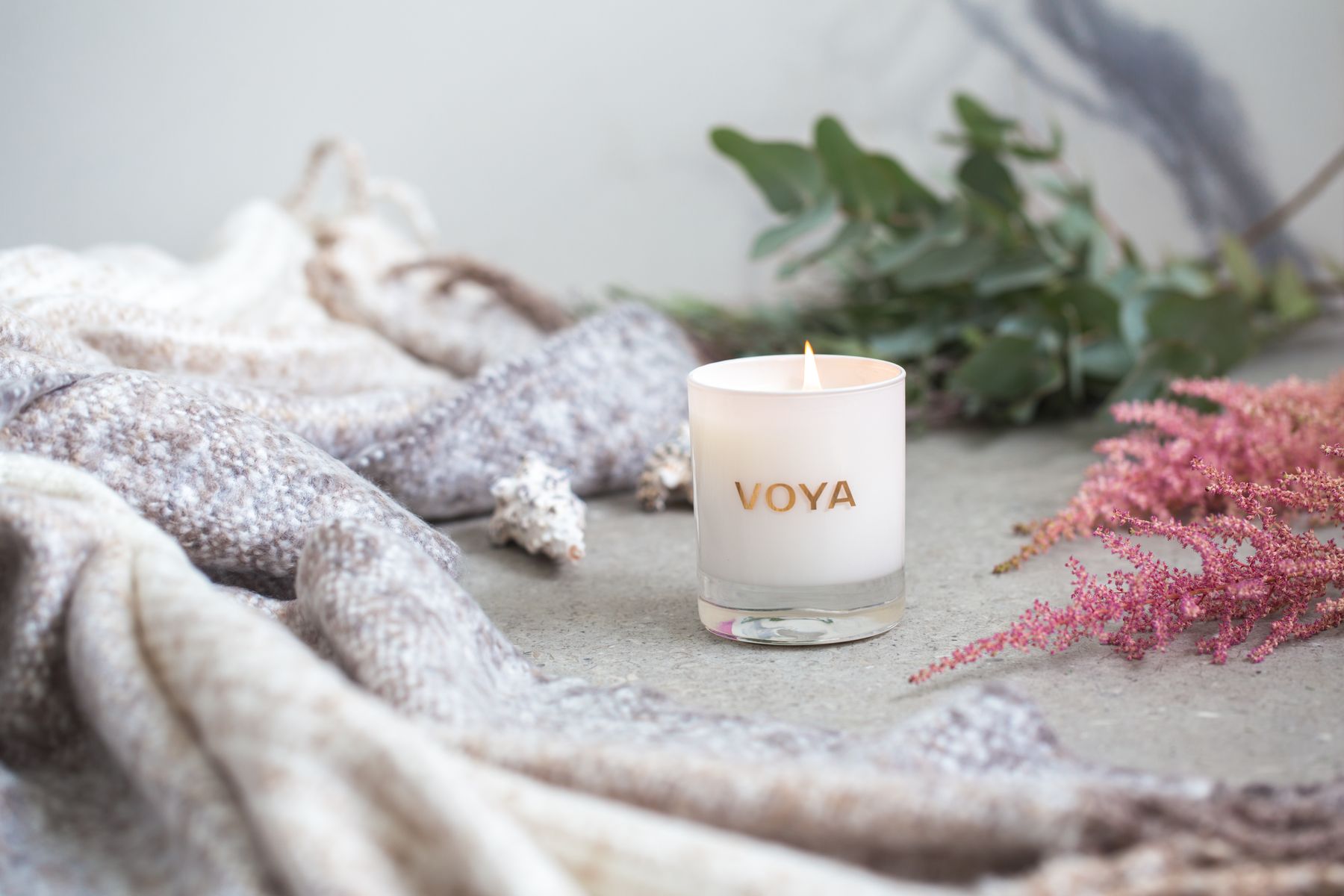 Lavender, Rose & Camomile Luxury Scented Candle: