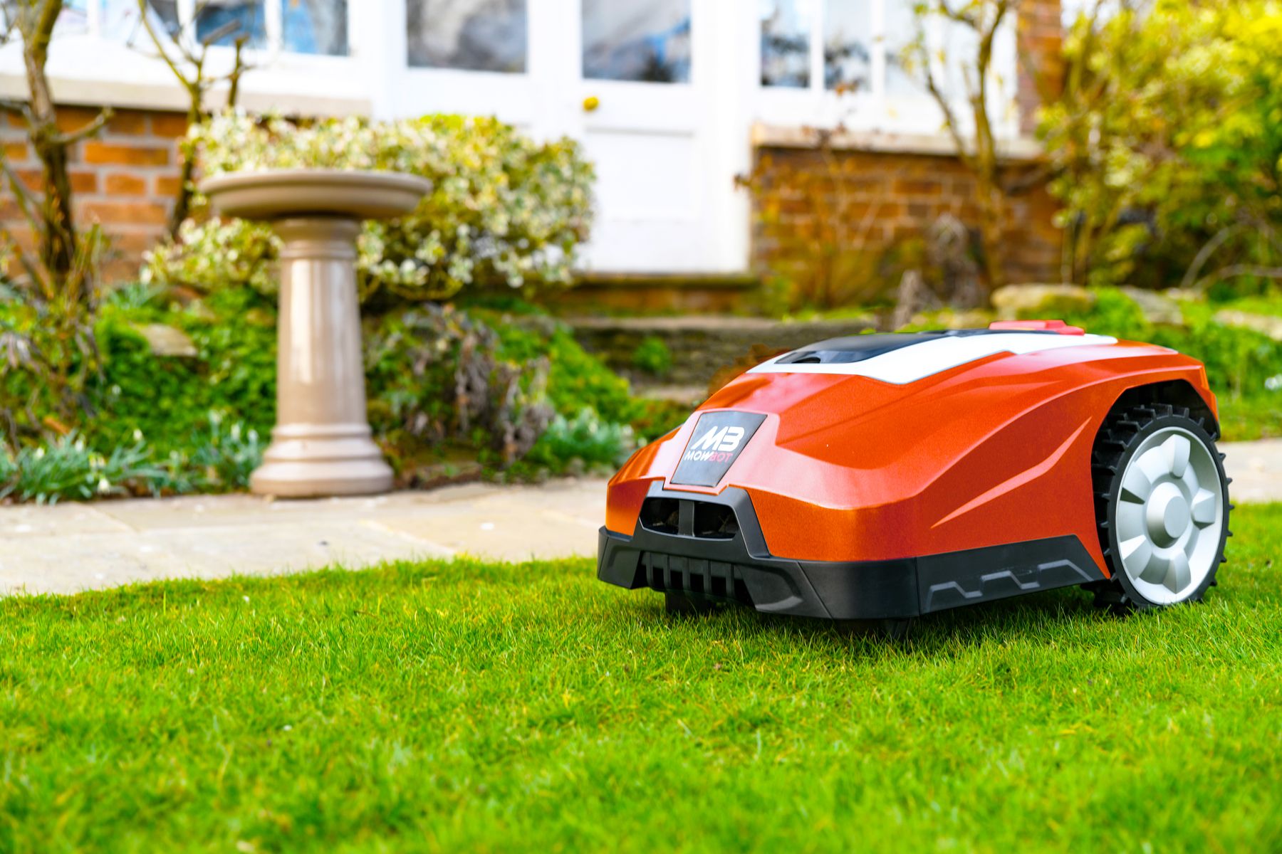 Cobra Mowbot 800M Robotic Mower