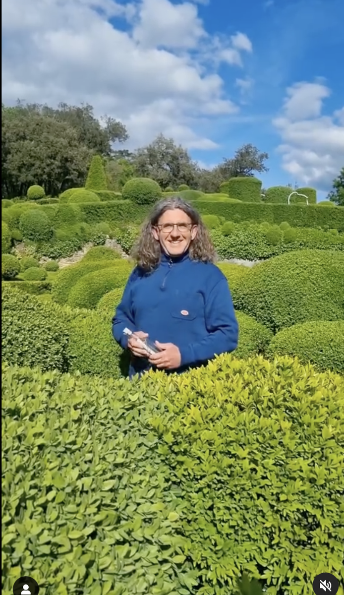 Les Jardins du Marqueyssac posted the Levens Hall Topiary Message in a Bottle on Instagram.