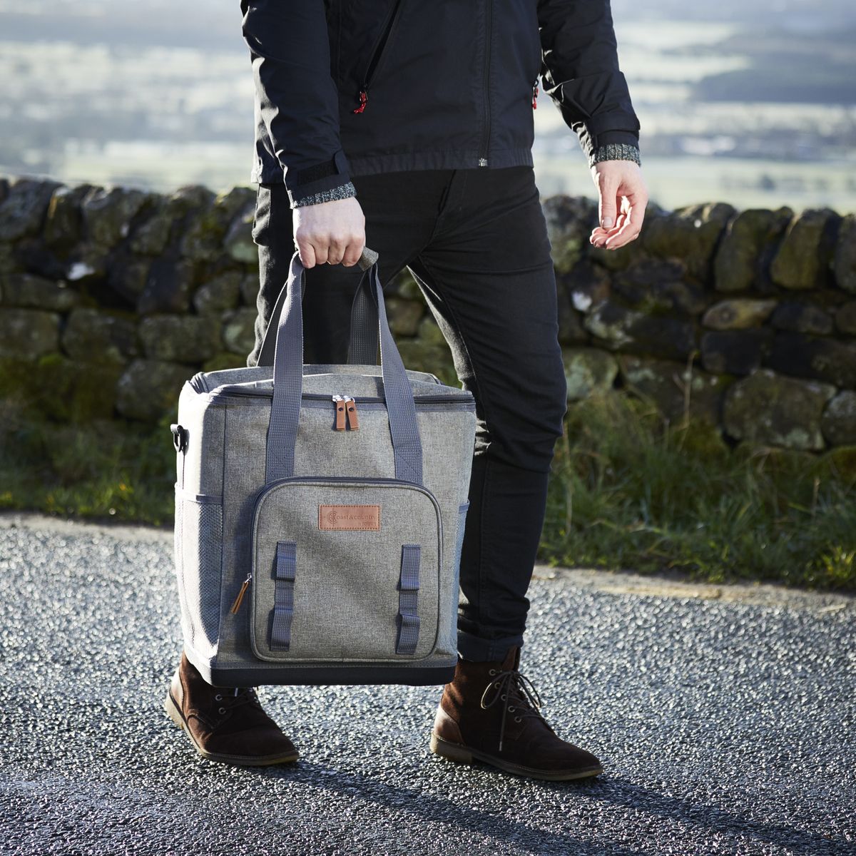 CC879026 Coast & Country by Tower Large 30L Cool Bag with Carry Handle_F2.jpg