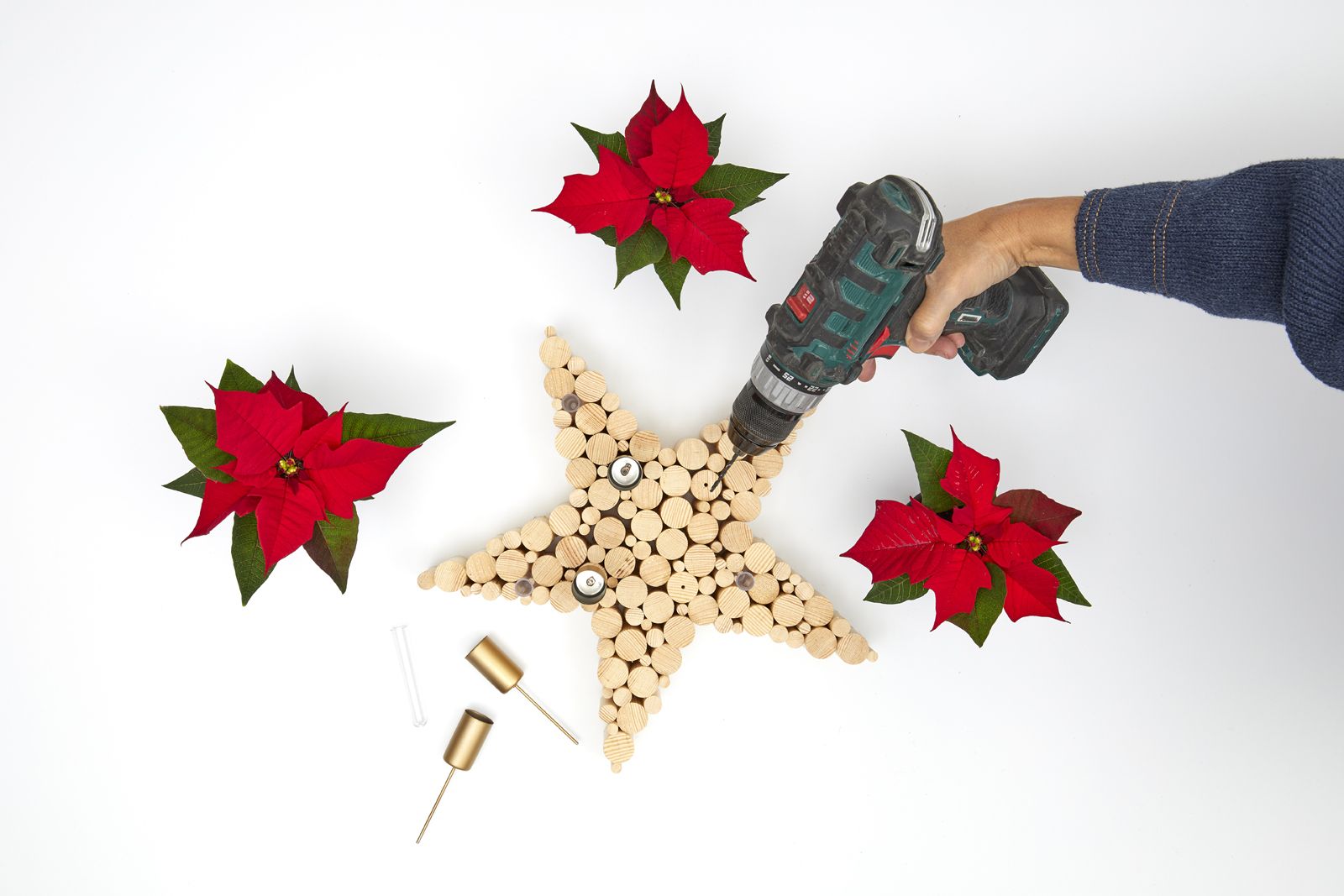2022_poinsettia_02120_DIY_Wooden_Star_for_Advent_04.jpg