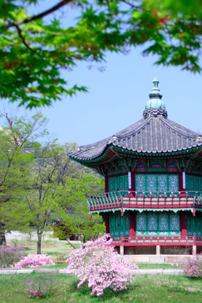 Old Historic Pavillion_Kyoungbok Palace_Seoul_South Korea_dreamstimexl5149797.jpg