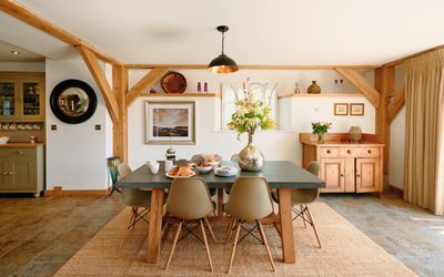Perfect-Stays-Willows-Rest-dining.jpg