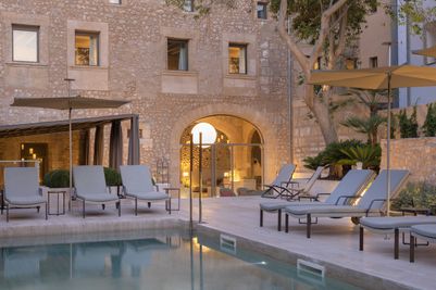 Pool terrace night .jpg