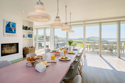 Perfect-Stays-Middle-Hobby-dining-2.jpg