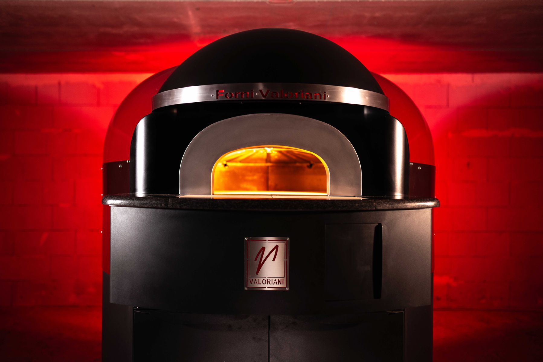 The new Maximo commercial electric pizza oven - the first-ever electric oven from Tuscan pizza oven specialists, Valoriani. 