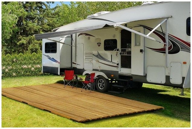 Decking Caravan.jpg