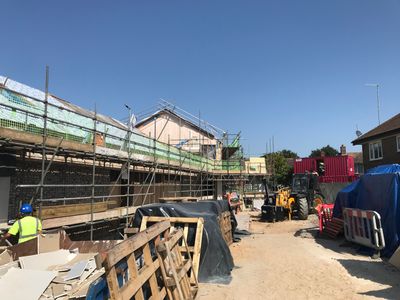 Pilbeam Construction at work in Oakhurst Gardens.jpg