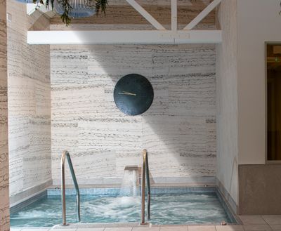 pool.sun.jpg