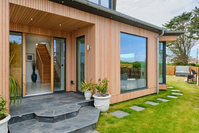 Perfect-Stays-Poldhu-exterior.jpg