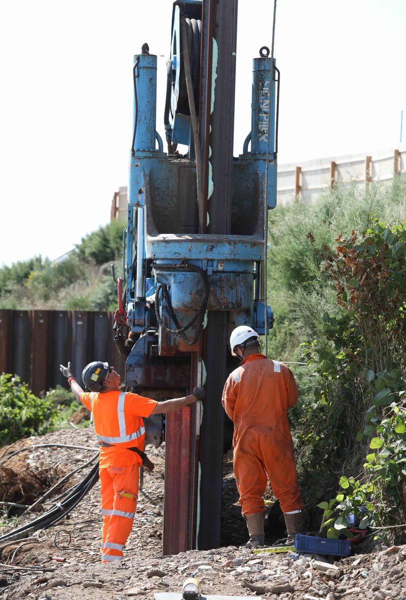 Sheet Piling UK carries out cliff reinforcement works in Clacton-on-Sea